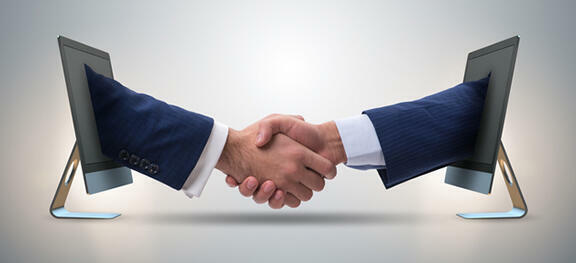 電子契約を行う様子